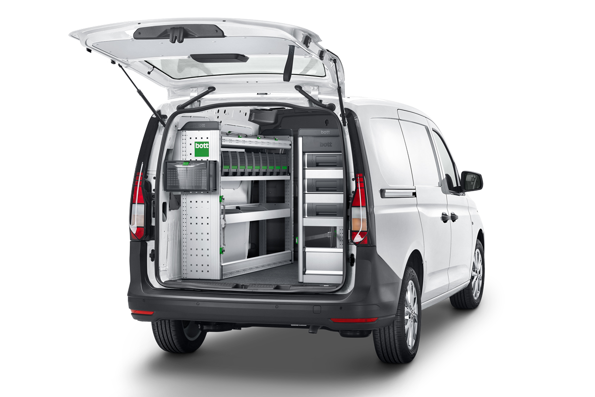 VW Caddy con equipaggiamento di bordo per i settori sanitario e del riscaldamento.