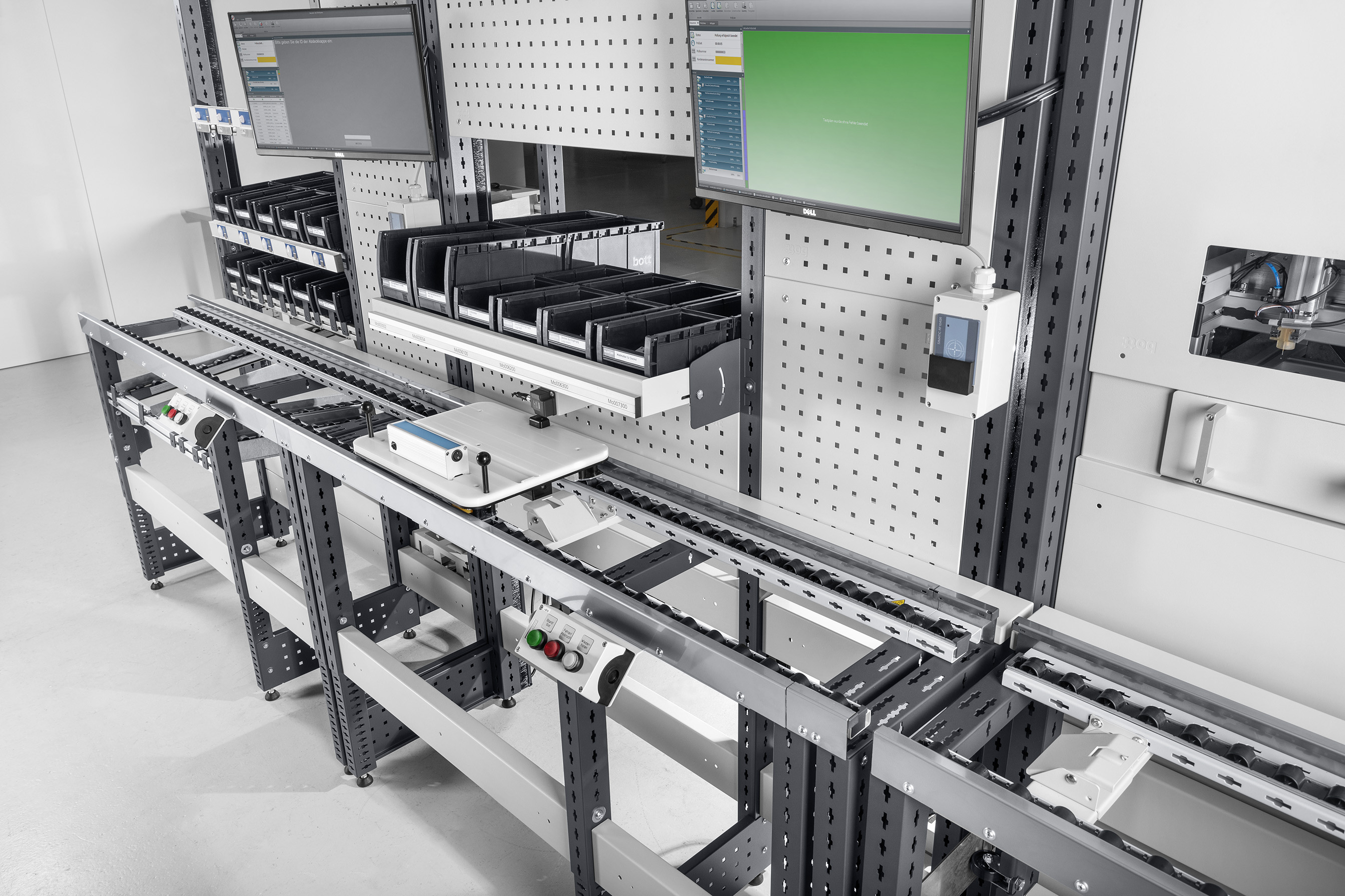 È possibile configurare in modo flessibile ed ergonomico le singole stazioni della linea di produzione industriale.