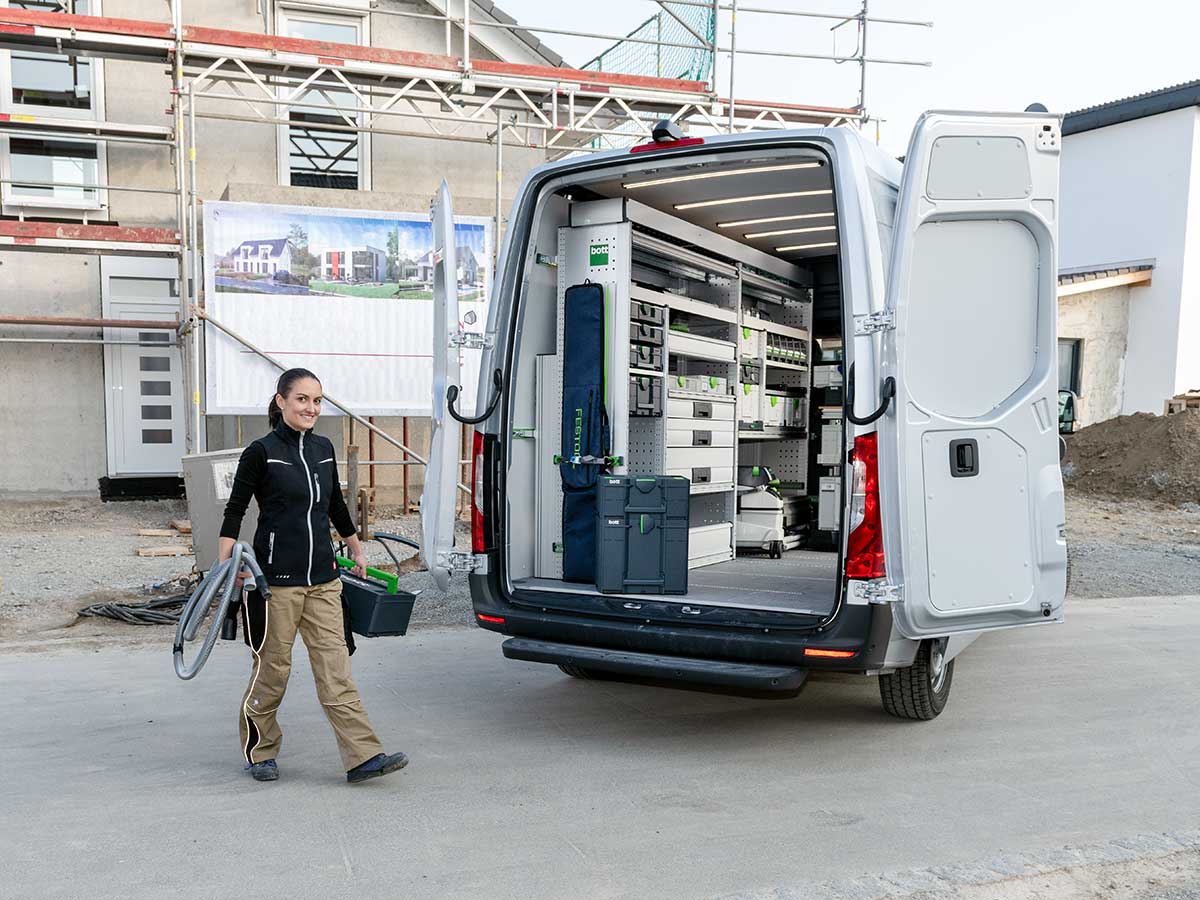 Veicolo attrezzato per artigiani, vista grande trasportatore per falegnami