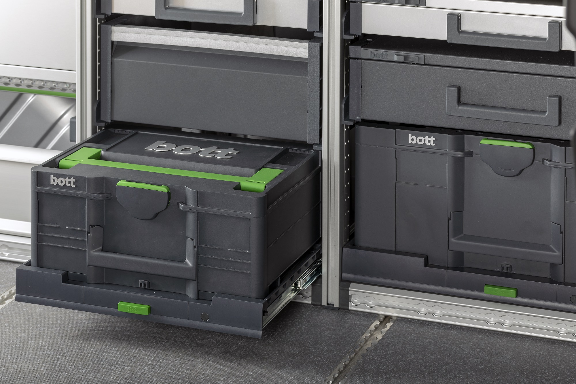Facile integrazione del sistema di valigie Systainer³ in officina, nell'equipaggiamento dei veicoli o in cantiere.
