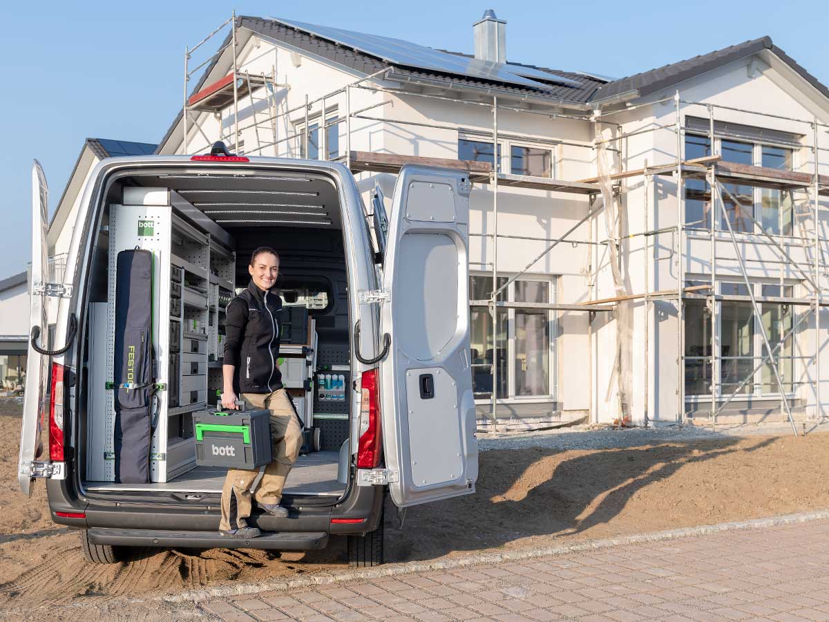 Equipaggiamento di bordo del Mercedes Sprinter per gli artigiani